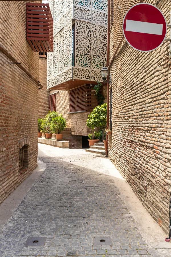 ★ Blue Door Rhapsody ★ - Special Stay In Old Town! Tbilisi Bagian luar foto