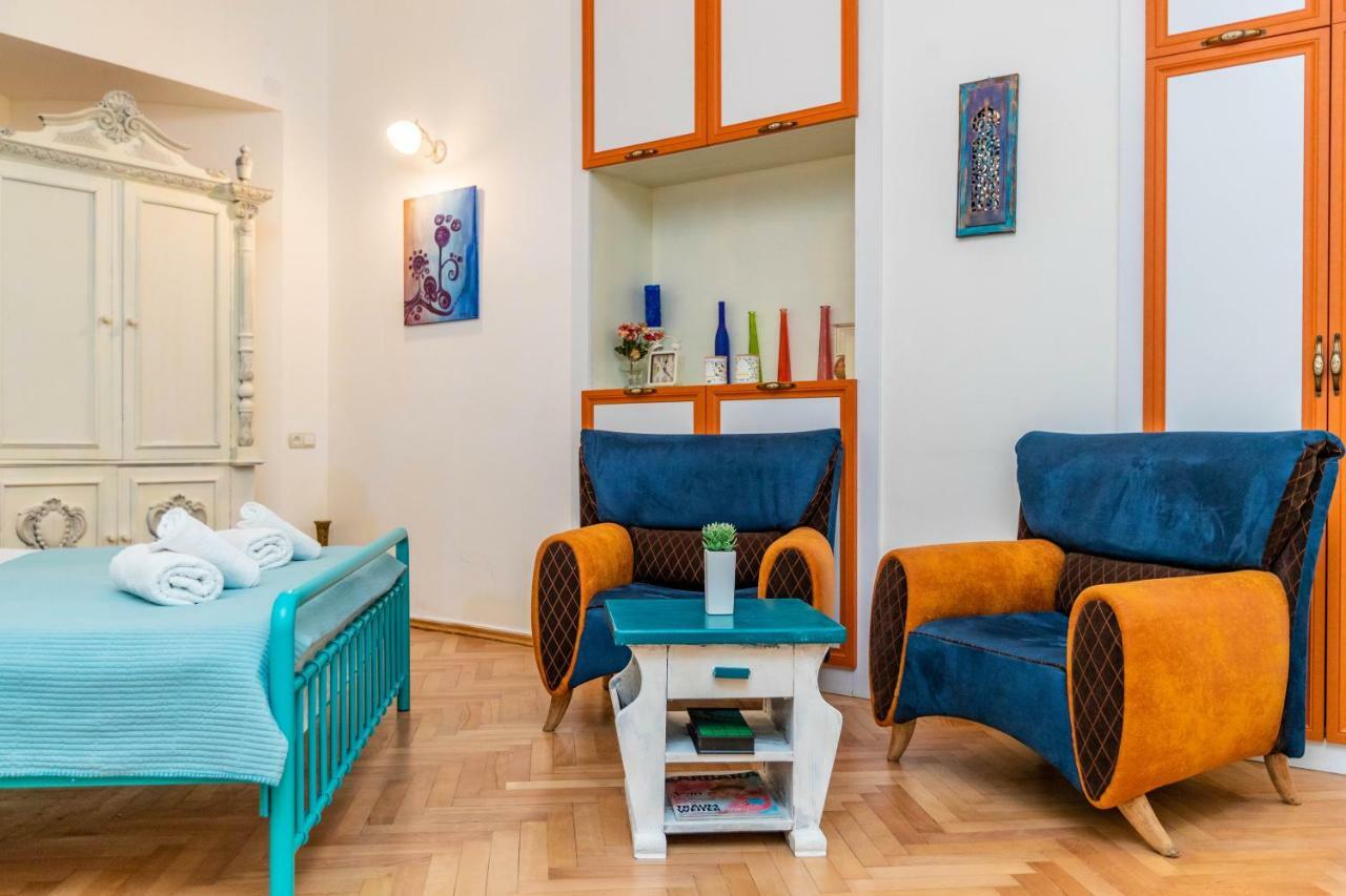 ★ Blue Door Rhapsody ★ - Special Stay In Old Town! Tbilisi Bagian luar foto