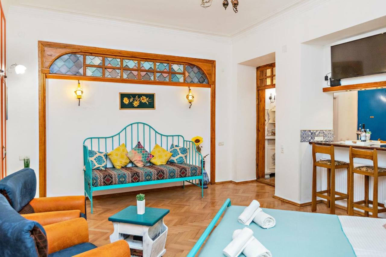 ★ Blue Door Rhapsody ★ - Special Stay In Old Town! Tbilisi Bagian luar foto